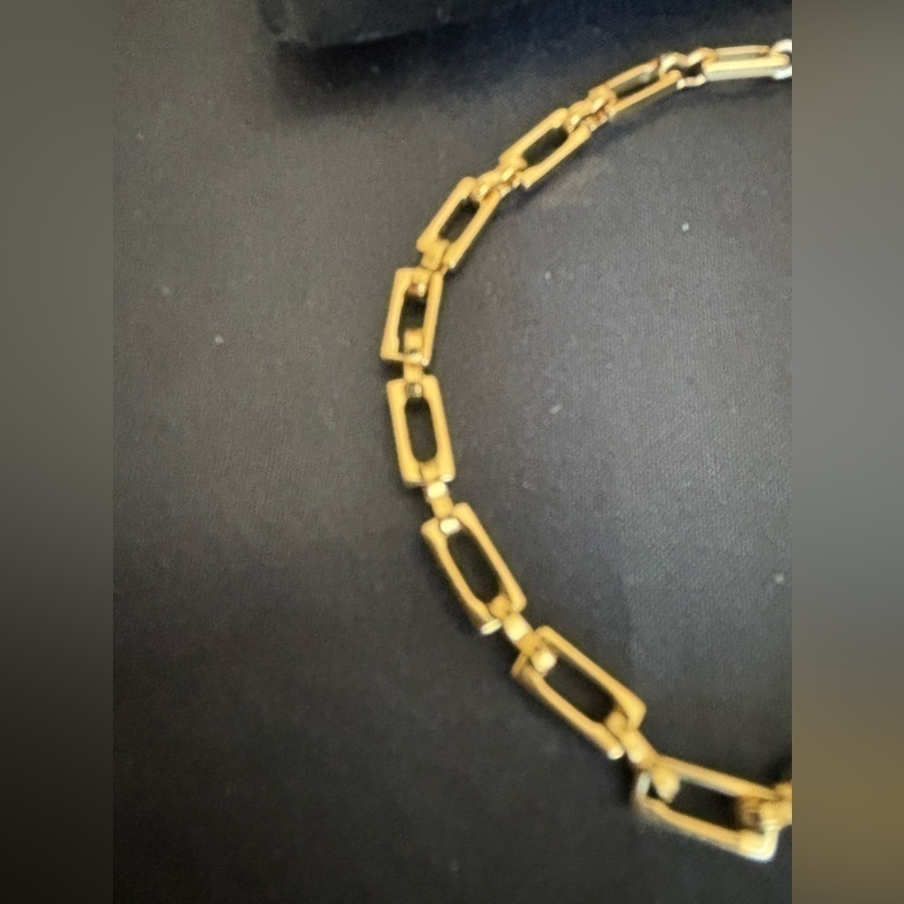 🔥NWOT 18k Gold Plating Bracelet Stainless Steel Base Waterproof Tarnish Free 🔥 - Picture 2 of 2
